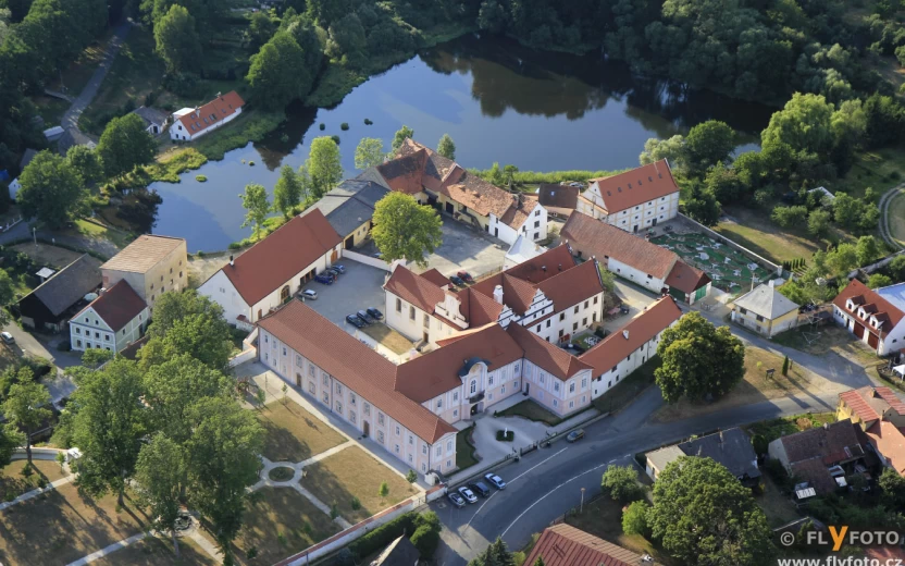 Prohlídka zámeckého areálu s majitelem