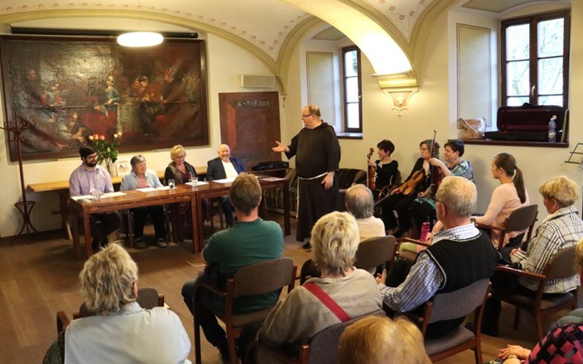 Pocta Třeboňské Madoně Seifertovy básně u Kapucínů