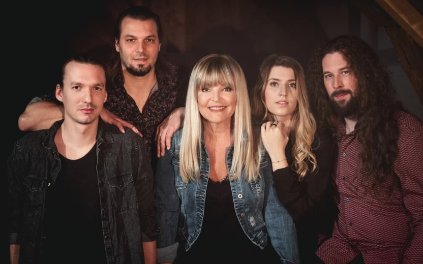 Věra MARTINOVÁ - Annín, Stodola na návsi