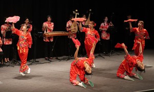 Taneční vystoupení folklórního souboru New Taipei City Art Group